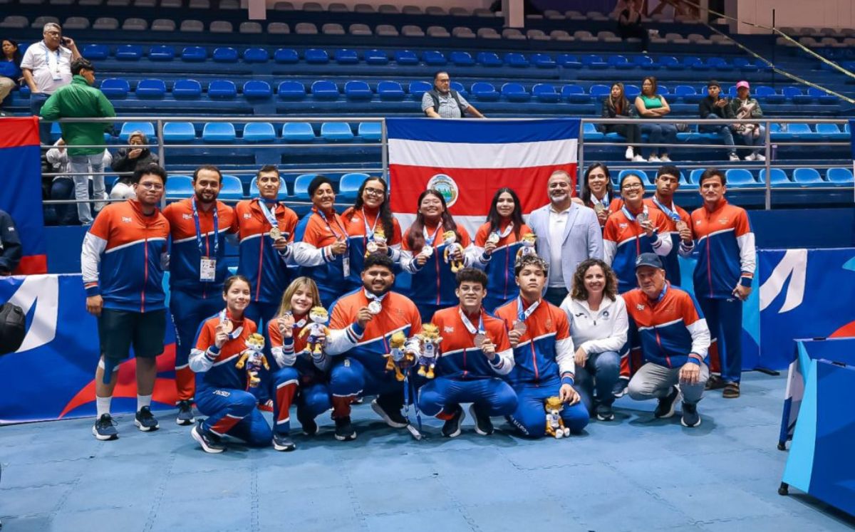 Alondra Ortiz impuso dos récords y ganó tres oros en natación (CONCRC).