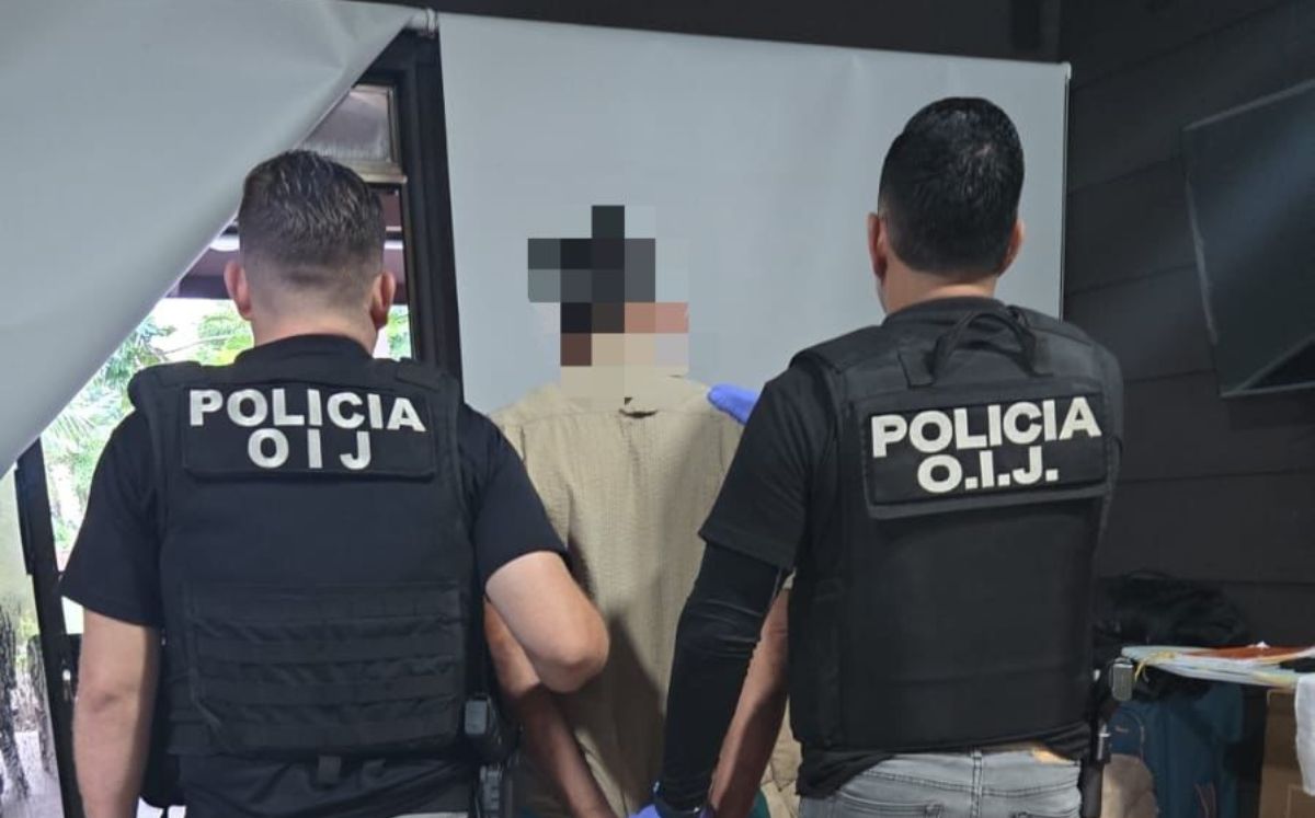 Uno de los detenidos por los agentes judiciales. (OIJ)