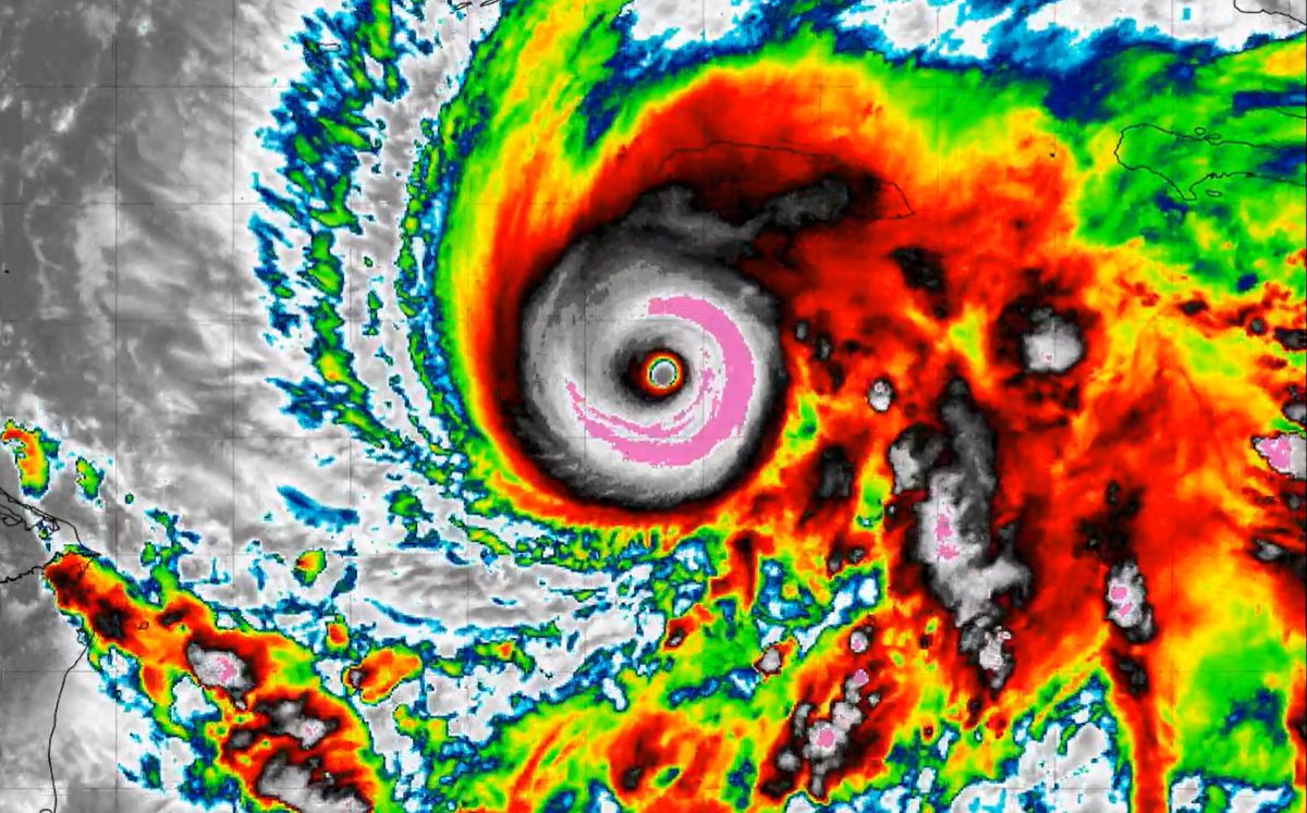 Aeropuertos y puertos permanecen cerrados.