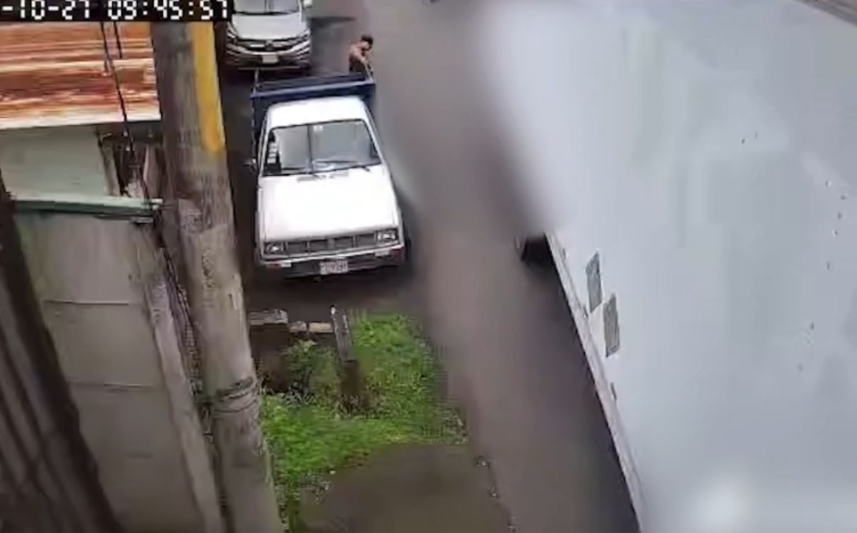 Choque entre camión y vehículo deja un muerto en Alajuela