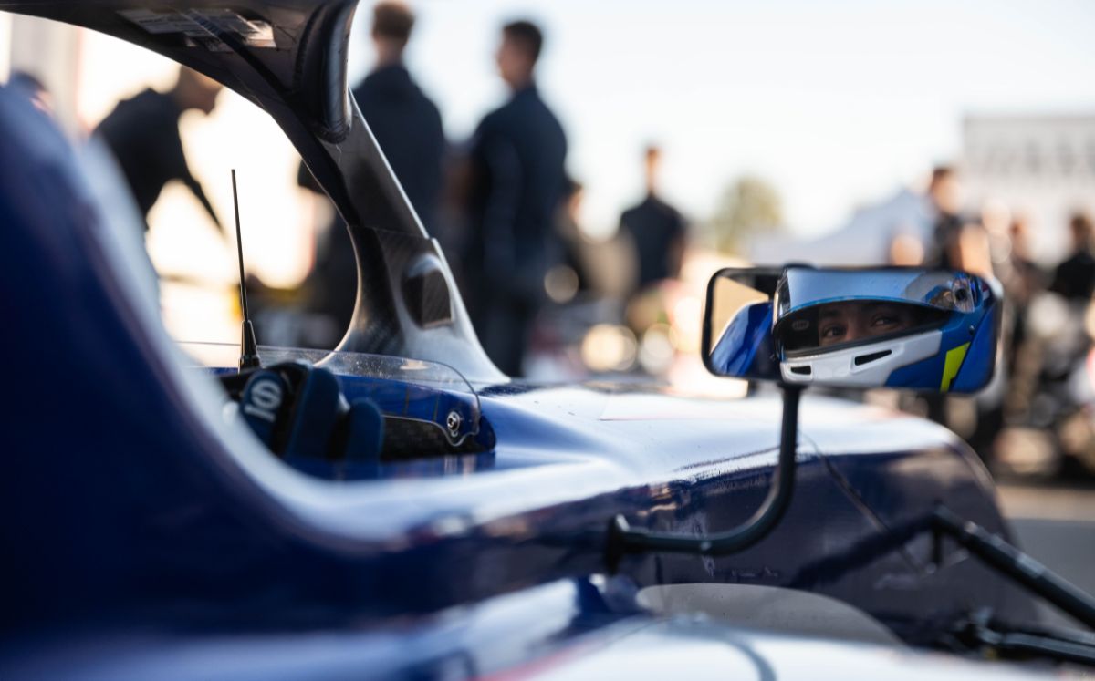 Michelini se consolida como el primer tico en competir oficialmente en esta exigente serie internacional. Michelini se consolida como el primer tico en competir oficialmente en esta exigente serie internacional.