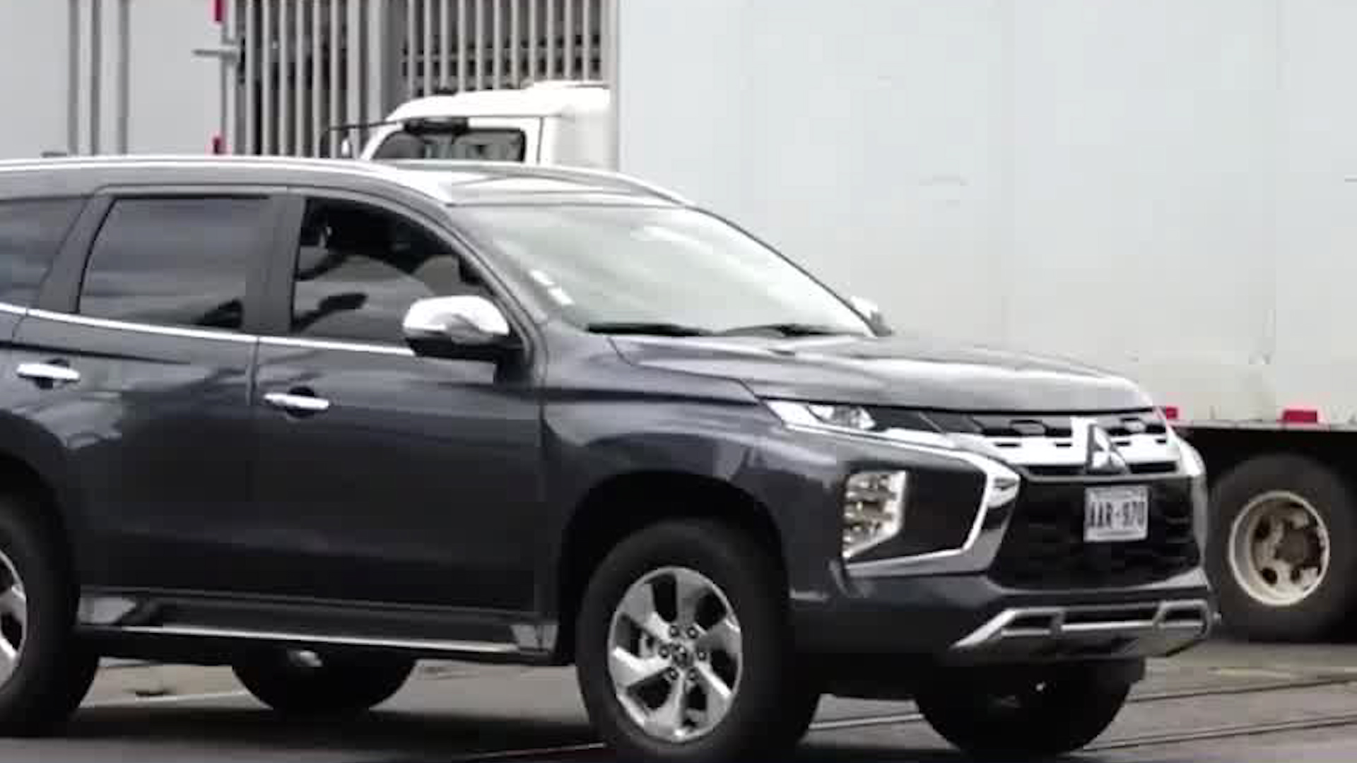 Luces led y muflas ruidosas están prohibidas