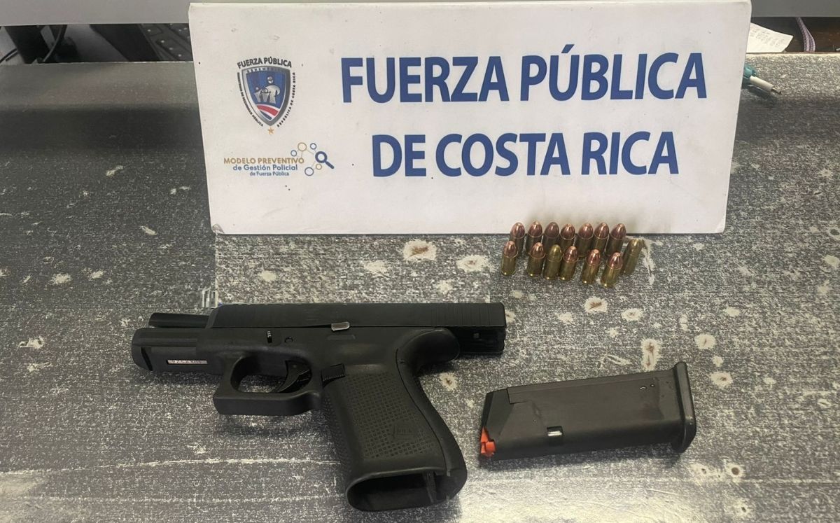 Oficiales de la Fuerza Pública decomisaron armas de fuego y recuerda denunciar si hay alguna situación de peligro. Oficiales de la Fuerza Pública decomisaron armas de fuego y recuerda denunciar si hay alguna situación de peligro.