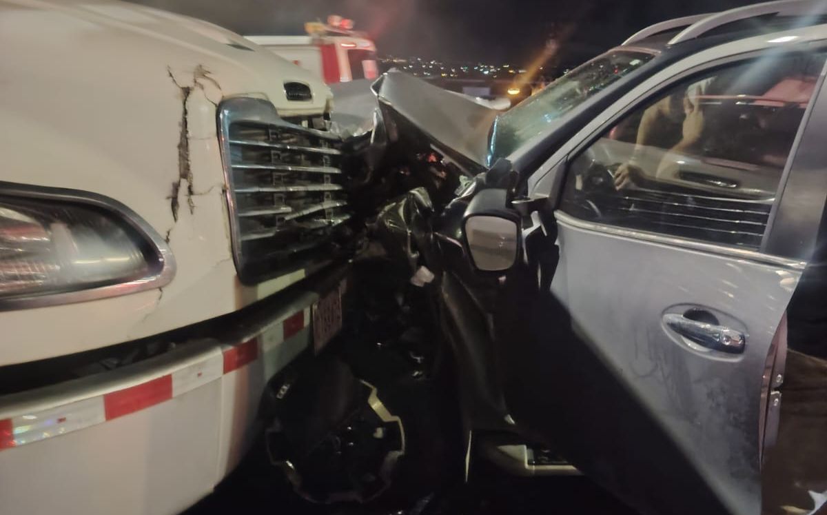 La mujer resultó herida.