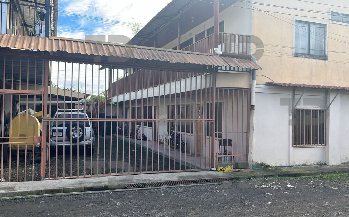 Bomberos atendió escape de Gas LP dentro de un apartamento. (Telediario)