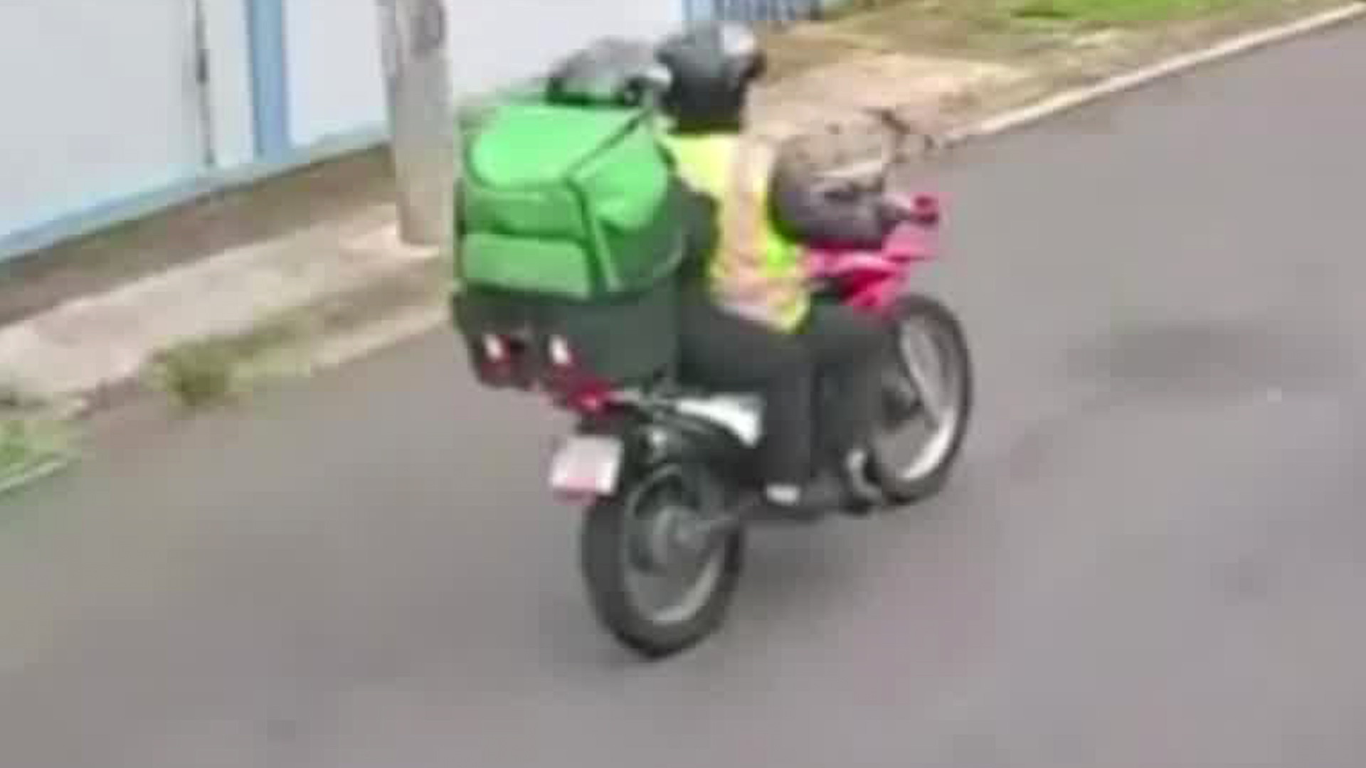 Así asaltaron a mujer en Desamparados | VIDEO