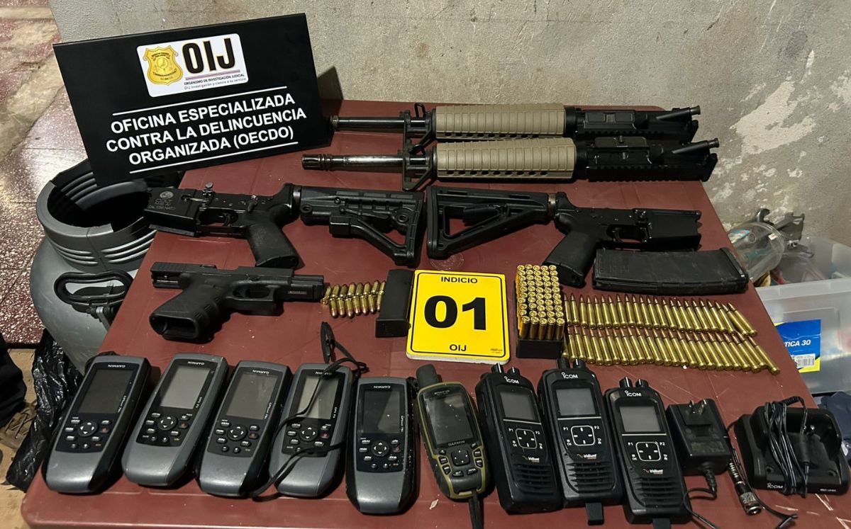 Decomisos durante los allanamientos. (OIJ)