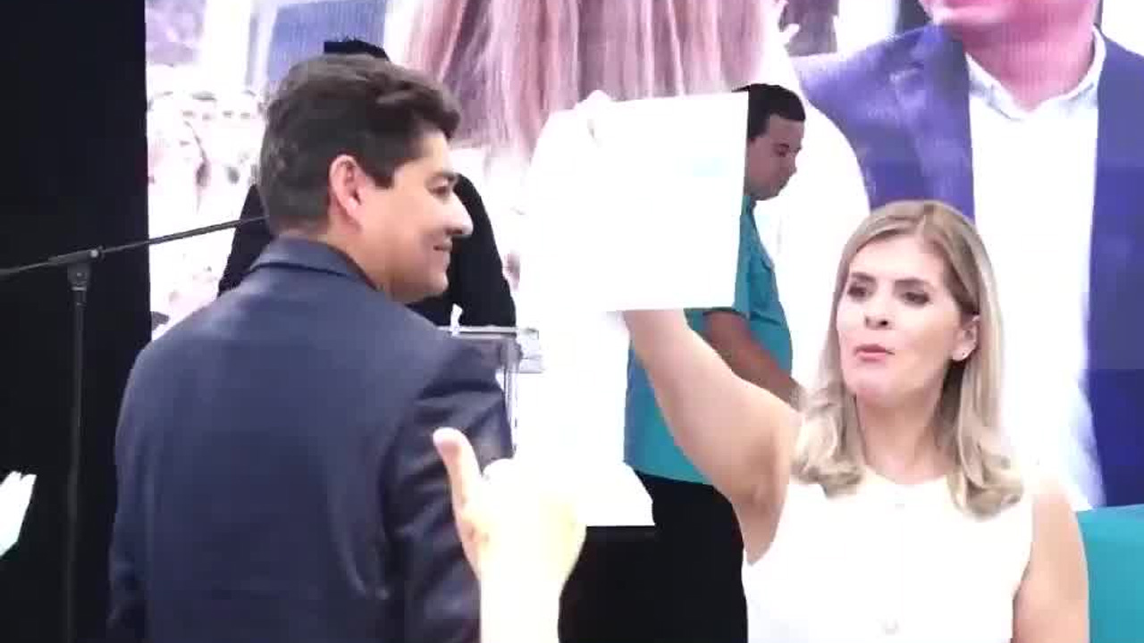 Laura Fernández y Fabricio Alvarado luchan por voto conservador