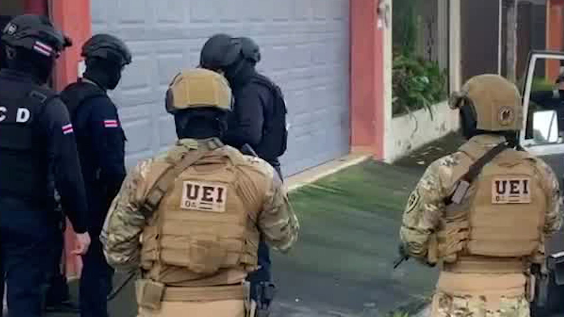 PCD ejecuta allanamientos por caso de avioneta con cocaína