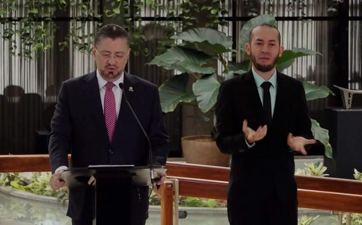 Rodrigo Chaves acusa al TSE de “amenazar la democracia”