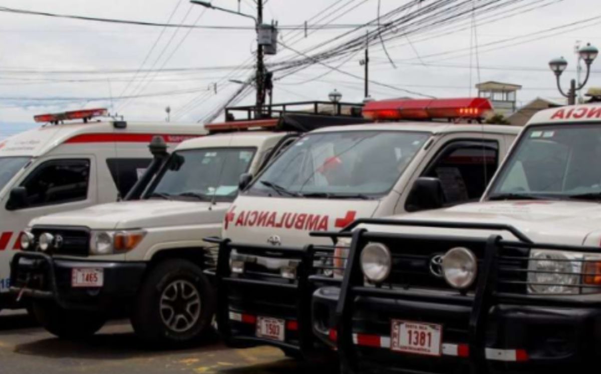 Las autoridades investigan y buscan a los responsables.