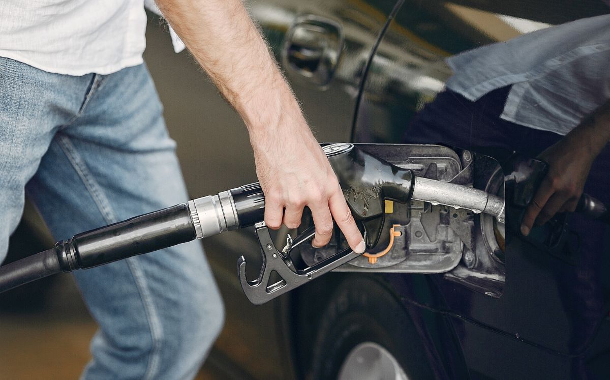 Aresep aprobó los nuevos precios de los combustibles para noviembre. (Freepik)