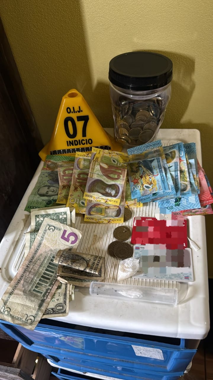 Agentes del OIJ decomisaron drogas y herramientas para su comercialización (OIJ).