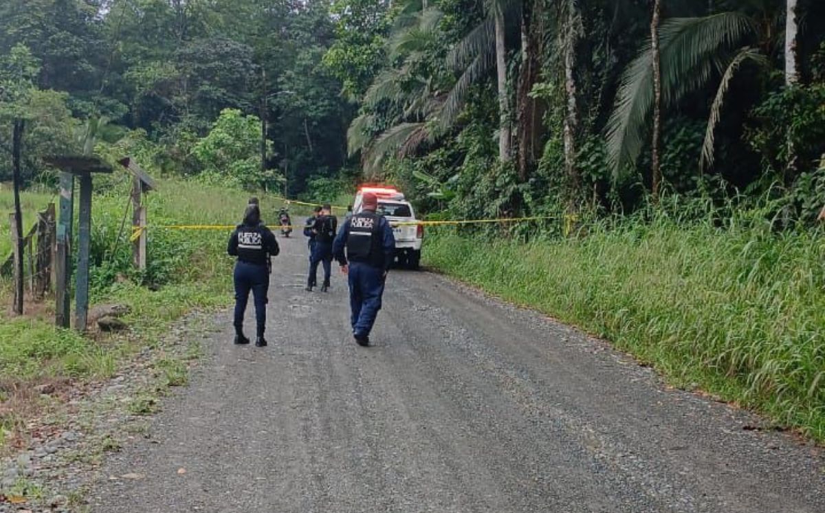 Agentes del OIJ investigan el hallazgo de un cuerpo (OIJ).