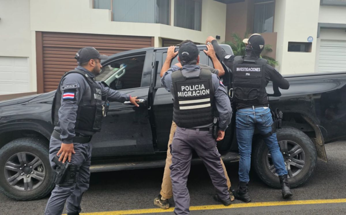 El imputado supuestamente le ofrecía drogas como marihuana, alcohol y éxtasis.