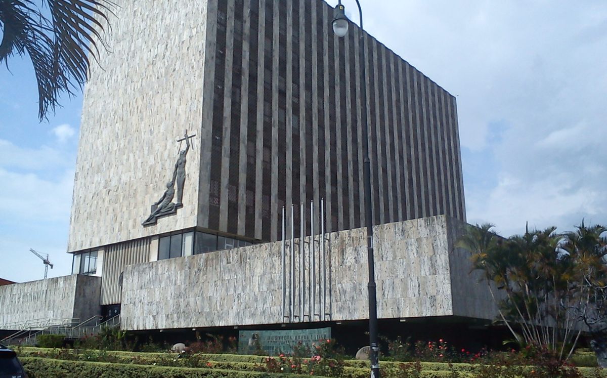 Esta decisión es mientras avanza la investigación administrativa (Poder Judicial).