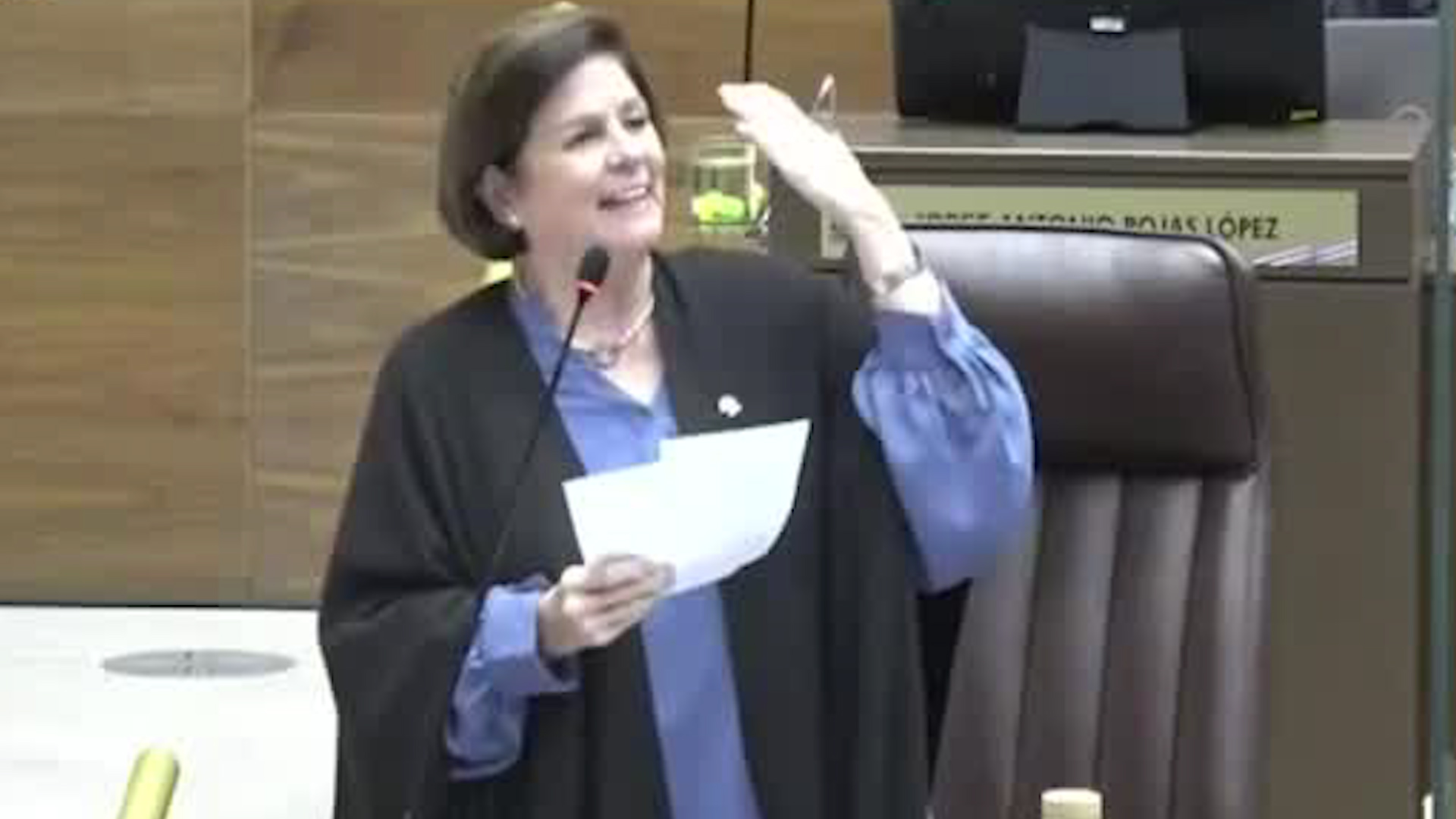 Frecuencias generan discusión