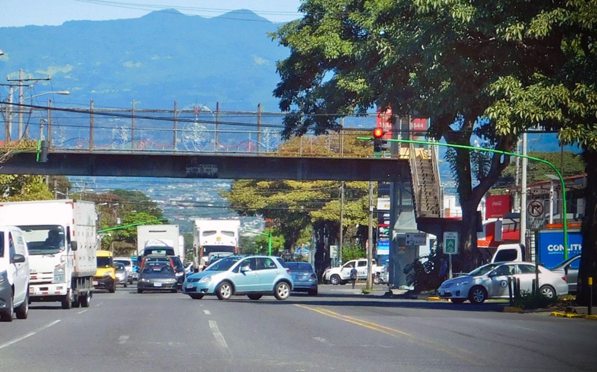 Multa por irrespetar la restricción vehicular es de 26.000 colones. (UCR)