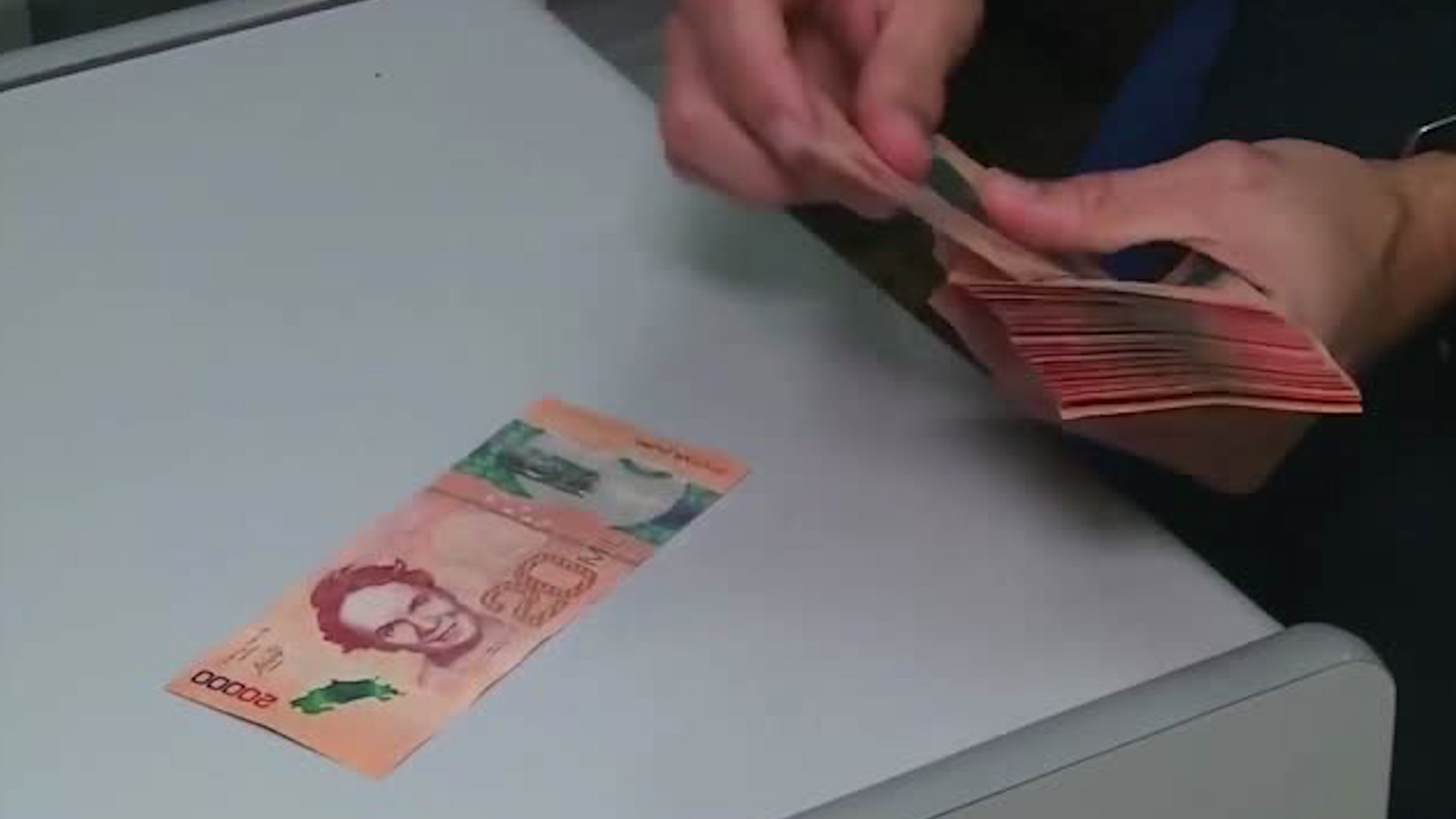 Aguinaldo debe pagarse completo y a tiempo