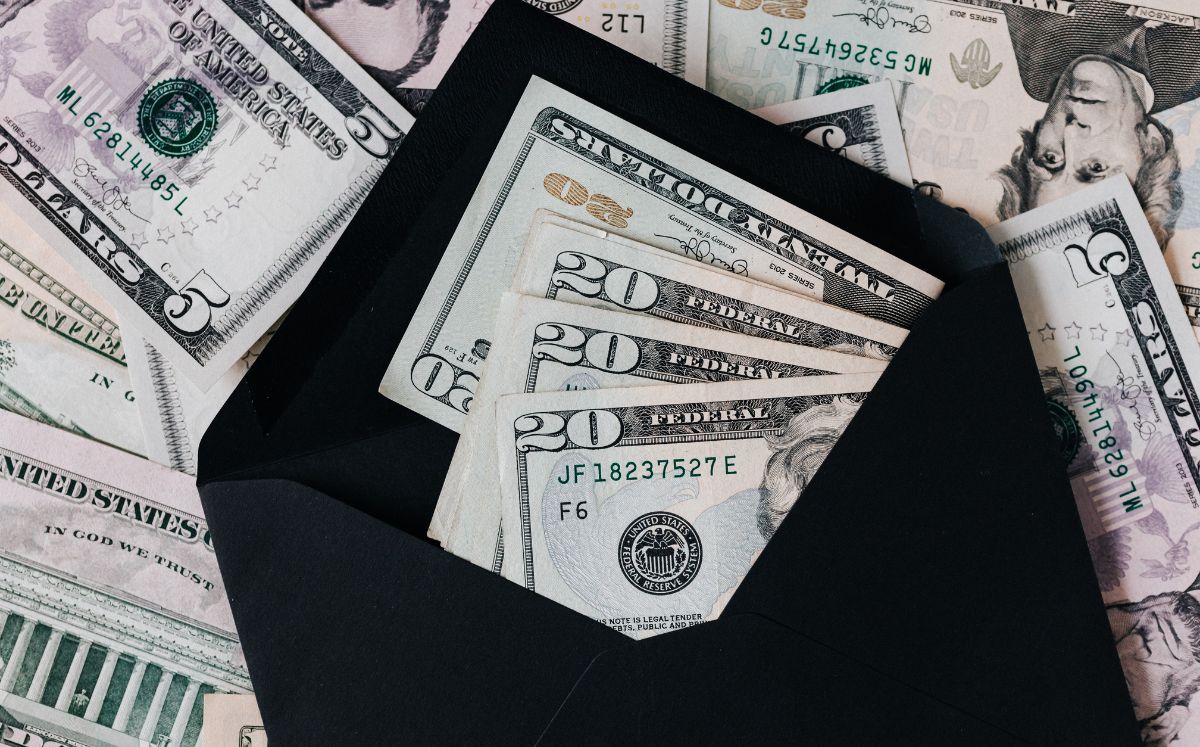 El tipo de cambio se mantiene con leves modificaciones.