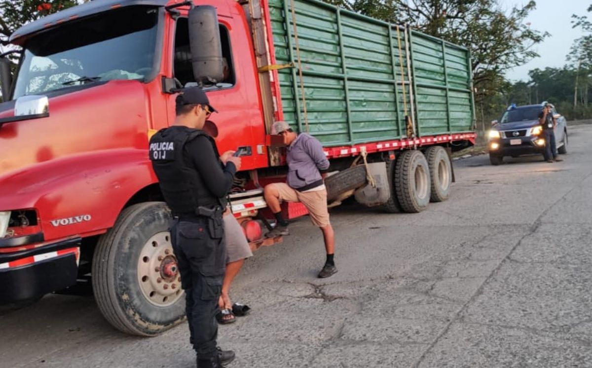 Allanamientos dejan tres detenidos por presunto robo de combustible