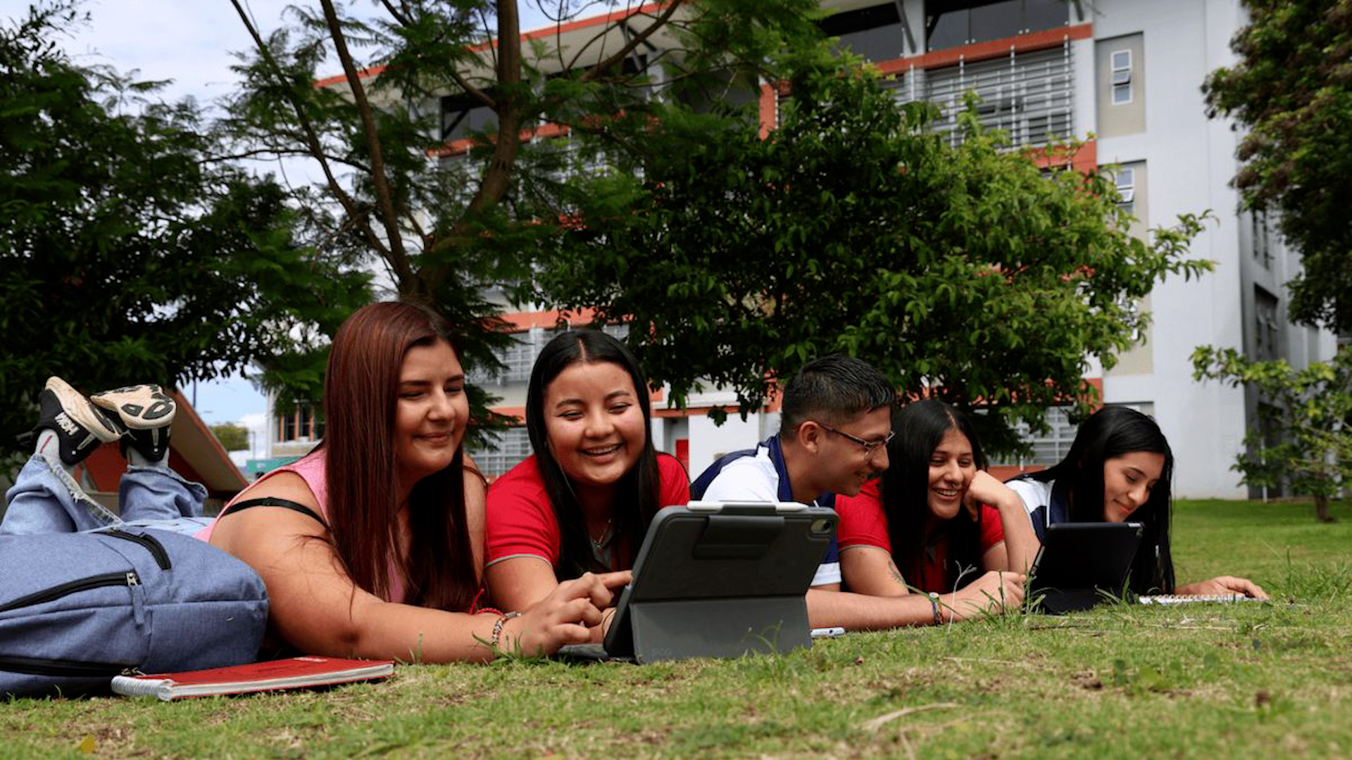 UNA presenta variada oferta académica para proceso de admisión 2026