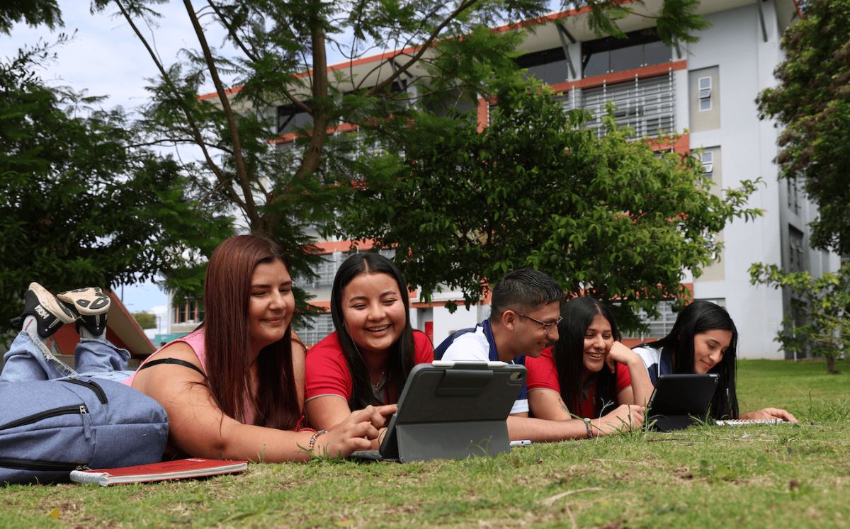 La Universidad Nacional (UNA) cuenta con cerca de cien opciones de carreras de grado y pregrado para el proceso de admisión 2026.