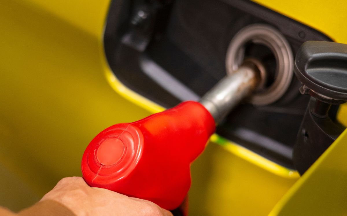 Aresep aprobó los nuevos precios de los combustibles para noviembre. (Freepik)