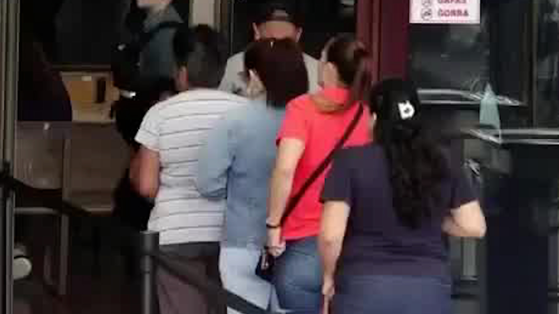 Larga espera en farmacia en la Marcial Fallas | VIDEOS