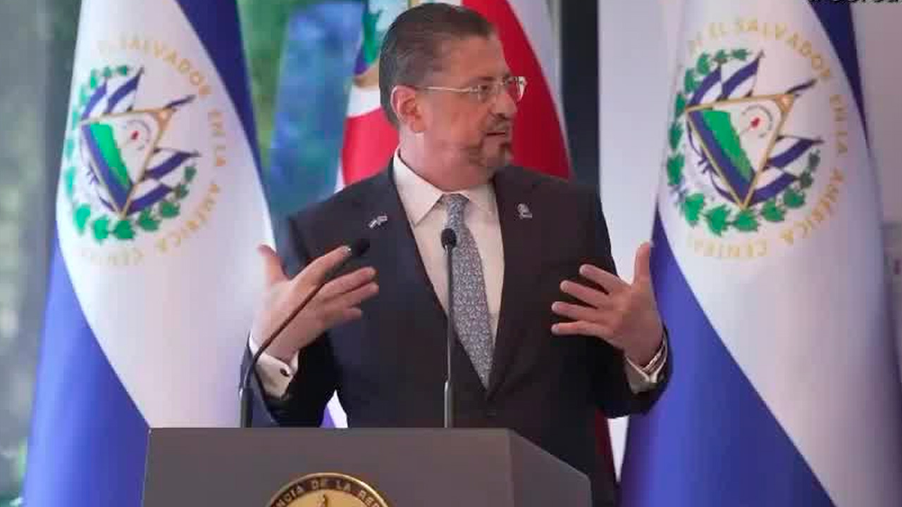 Chaves defiende cooperación estratégica