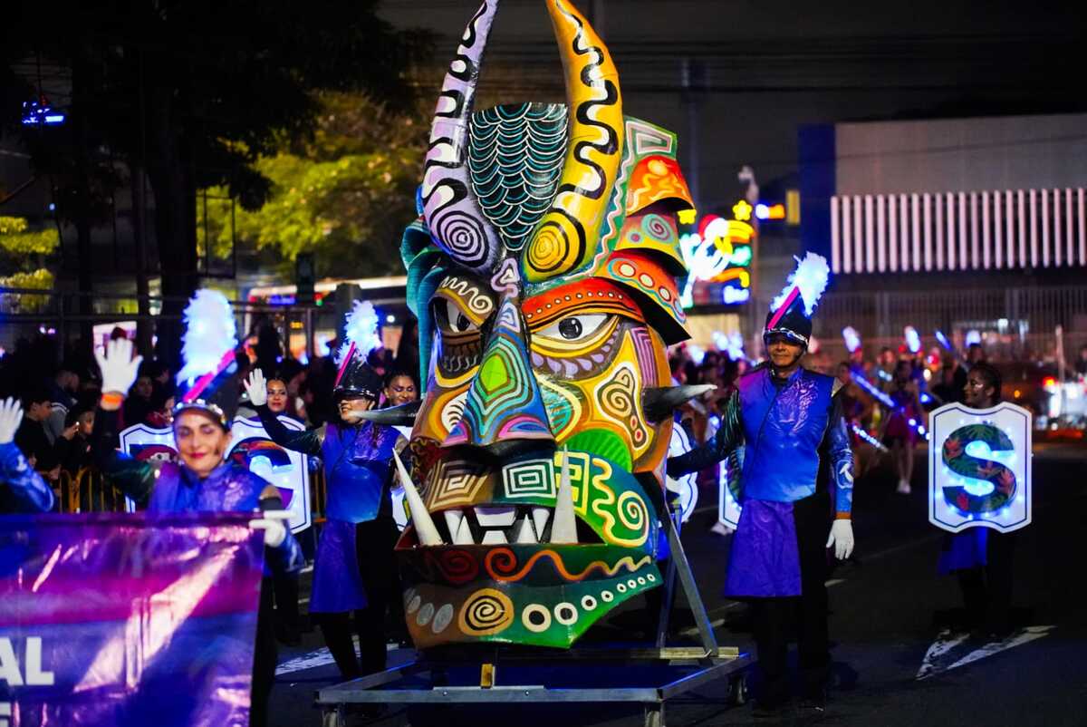 Festival de la Luz: varias bandas y carrozas se llevaron los máximos reconocimientos.