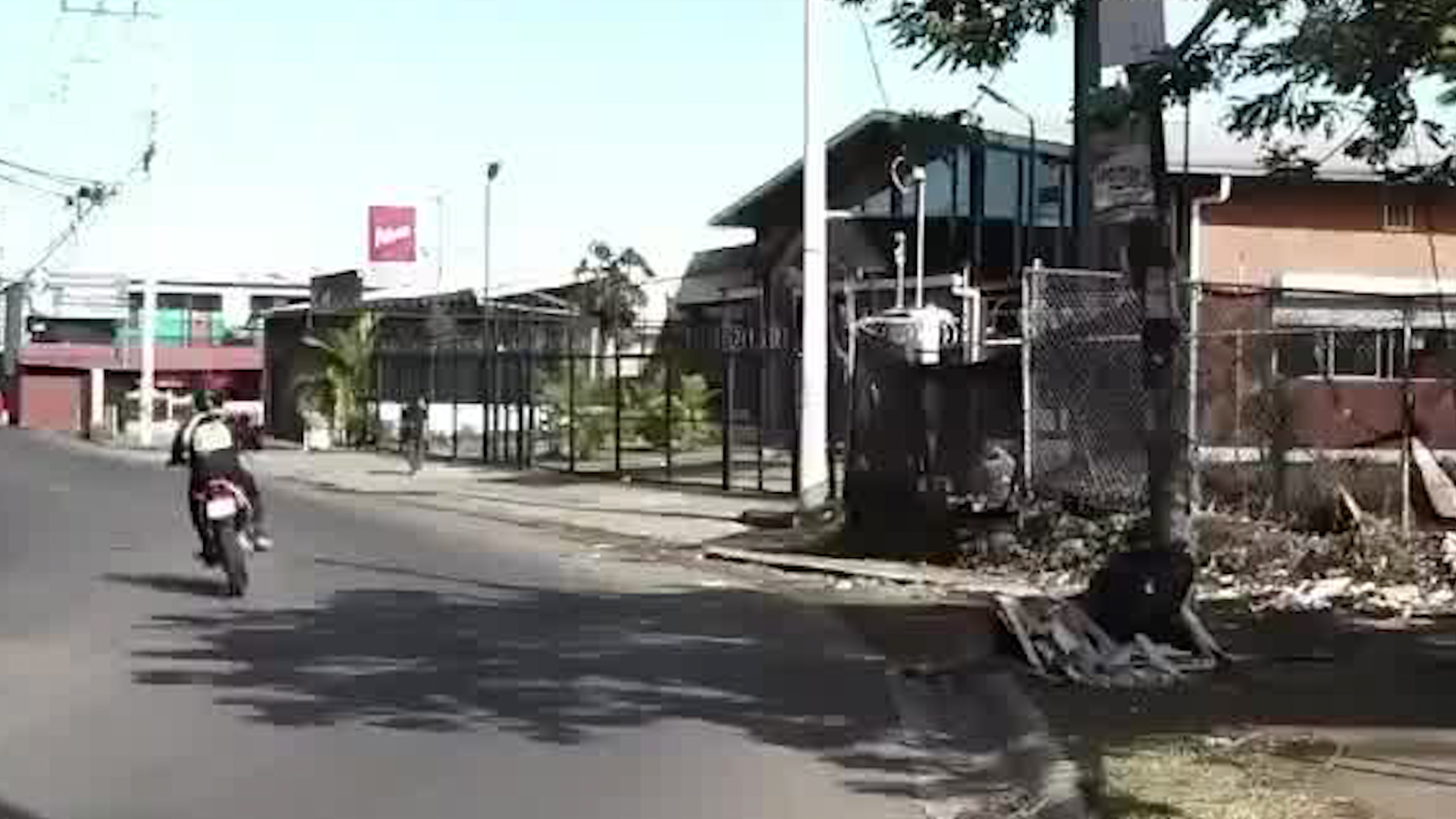 Espacio público en Desamparados es usado como ‘motel’