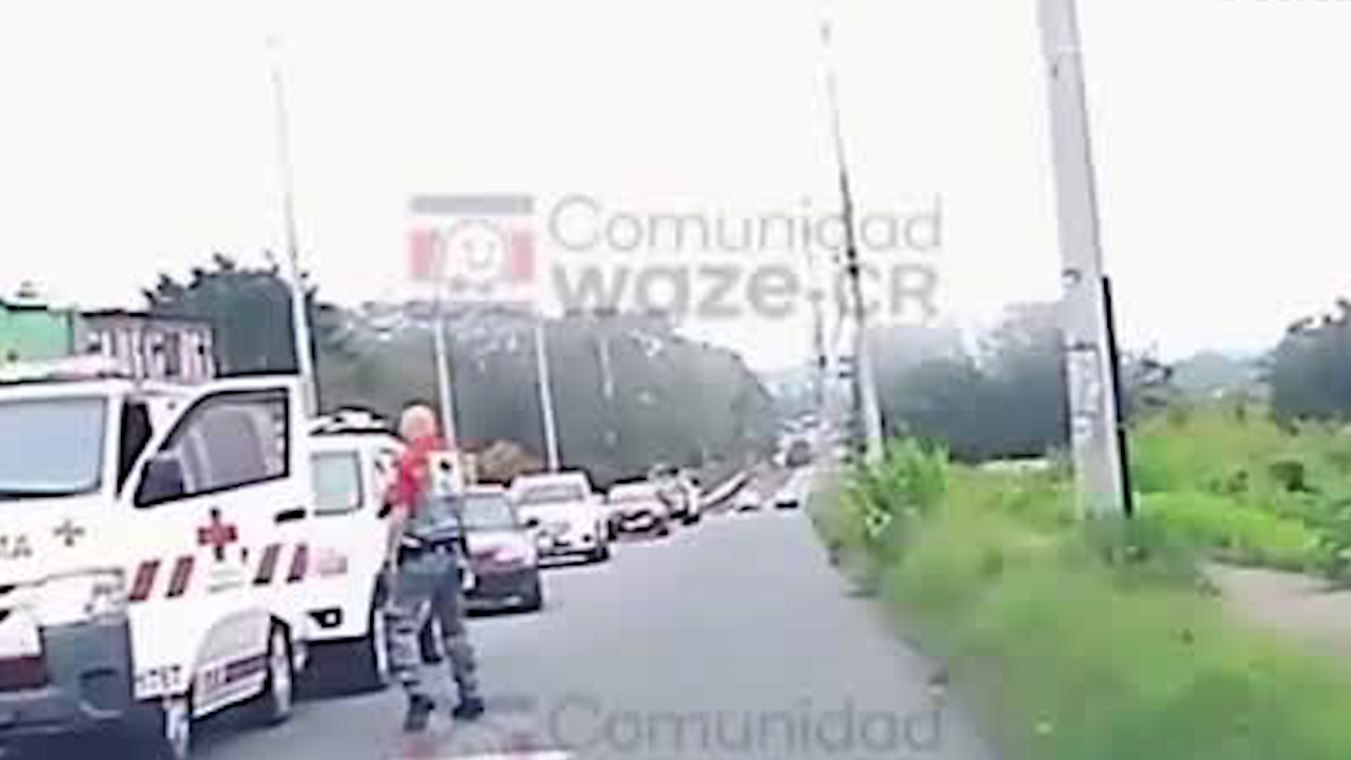 Conductores usan emergencias para evitar tráfico