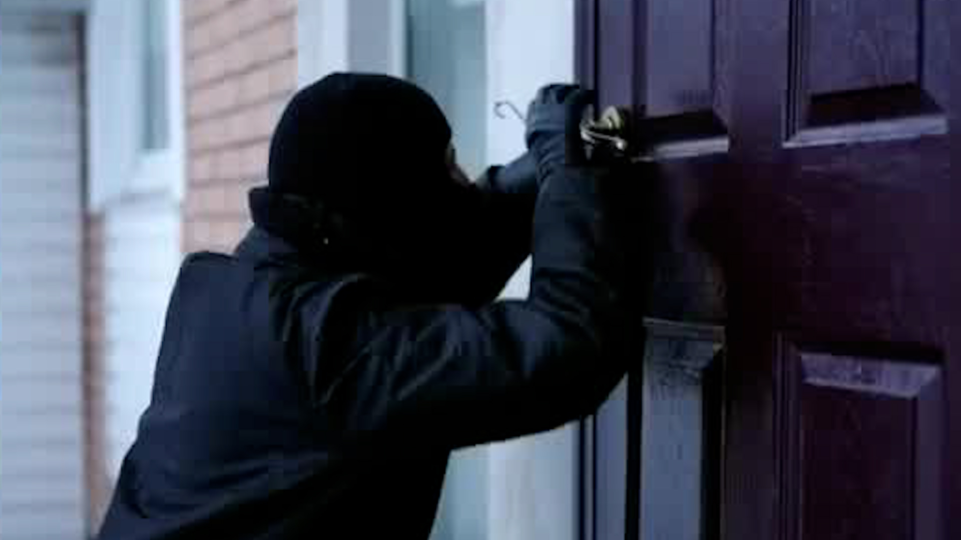 “Vigilantes de viviendas” me rodean para luego robar