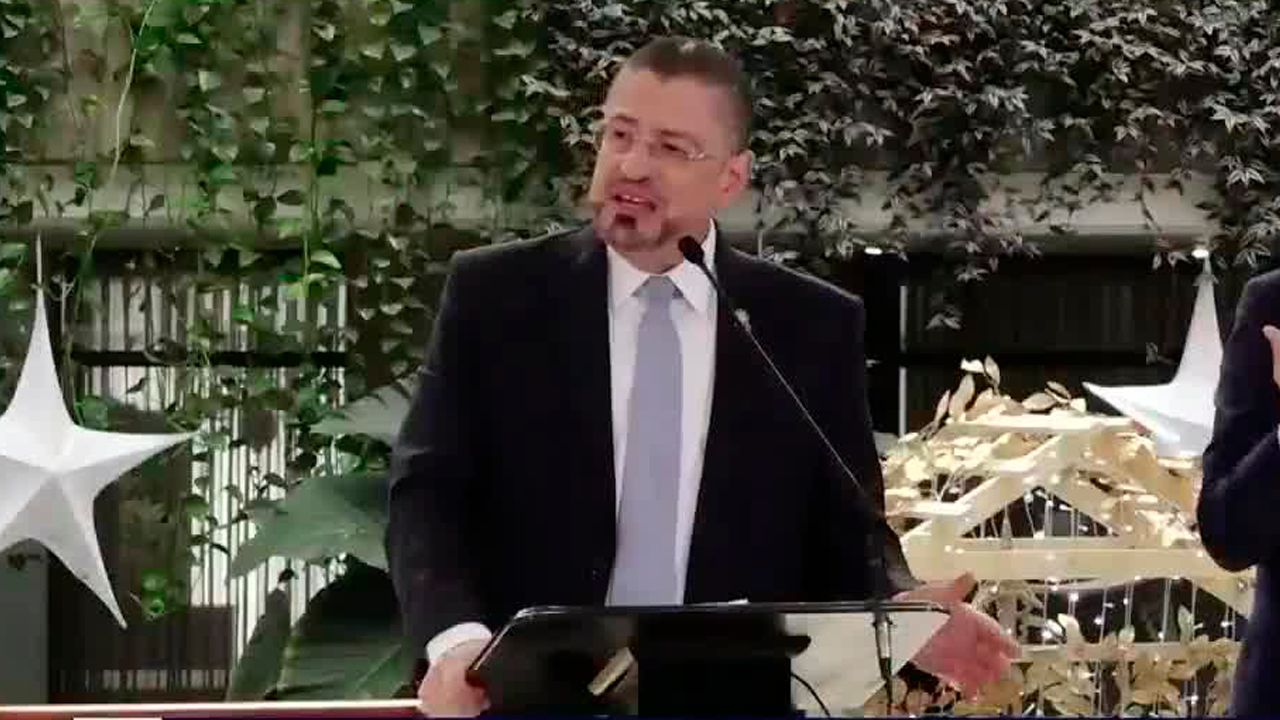 Chaves se expresa en conferencia