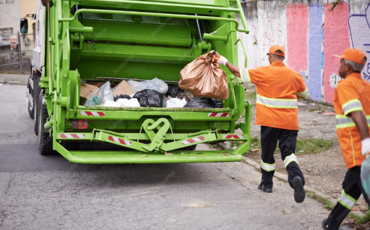 Se recomienda planificar sacar basura antes (Imagen de referencia).
