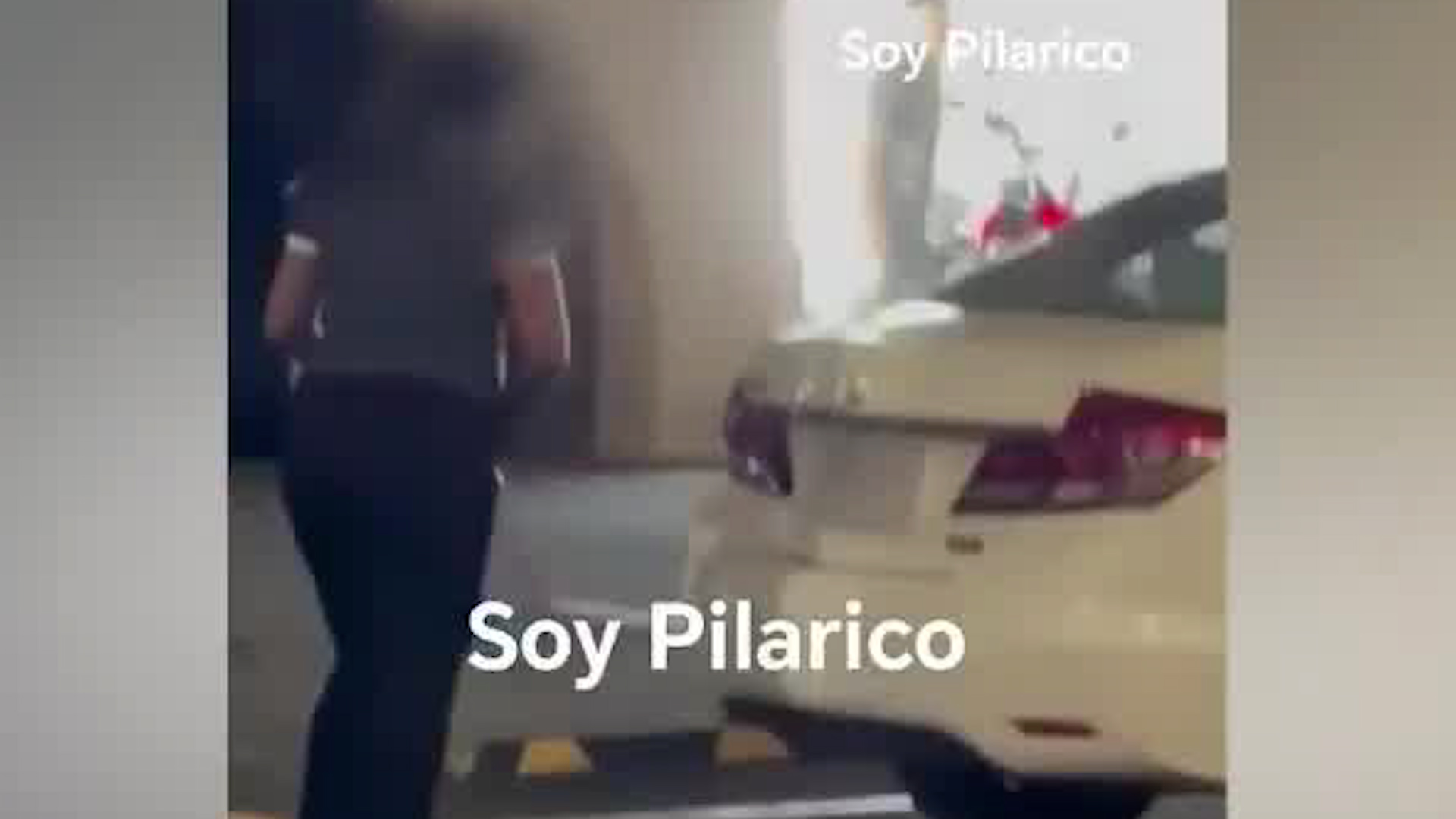 Destruyen vehículo por celos