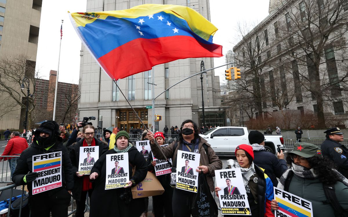 Miles marchan en Caracas para exigir liberación de Maduro. (AFP)
