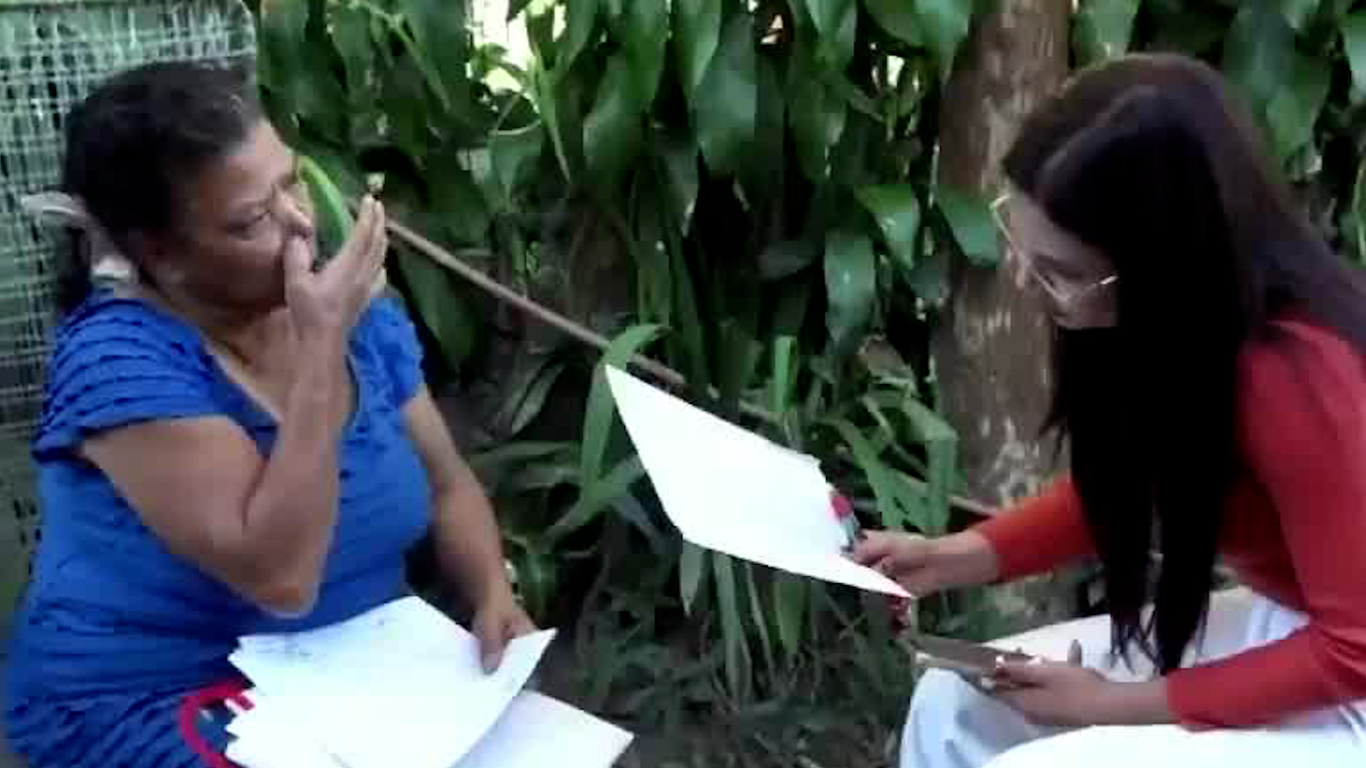 Adulta mayor teme perder su casa