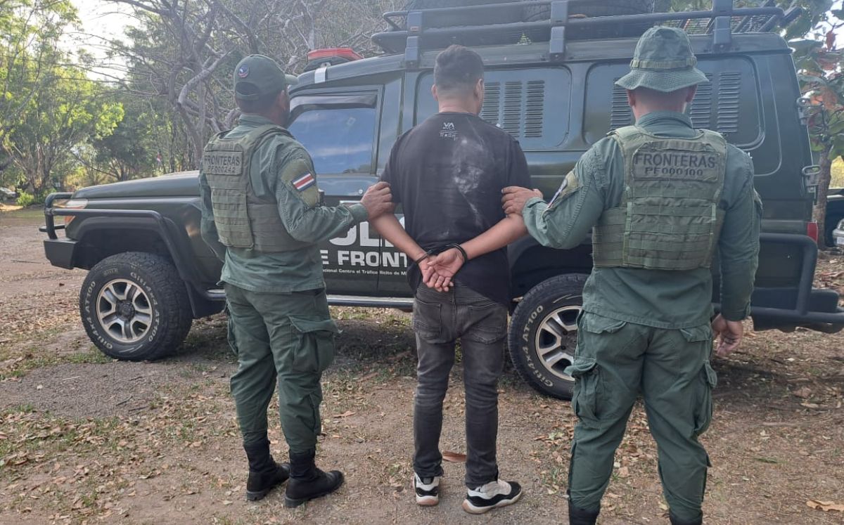 Hombre detenido en San Carlos. (Fuerza Pública)