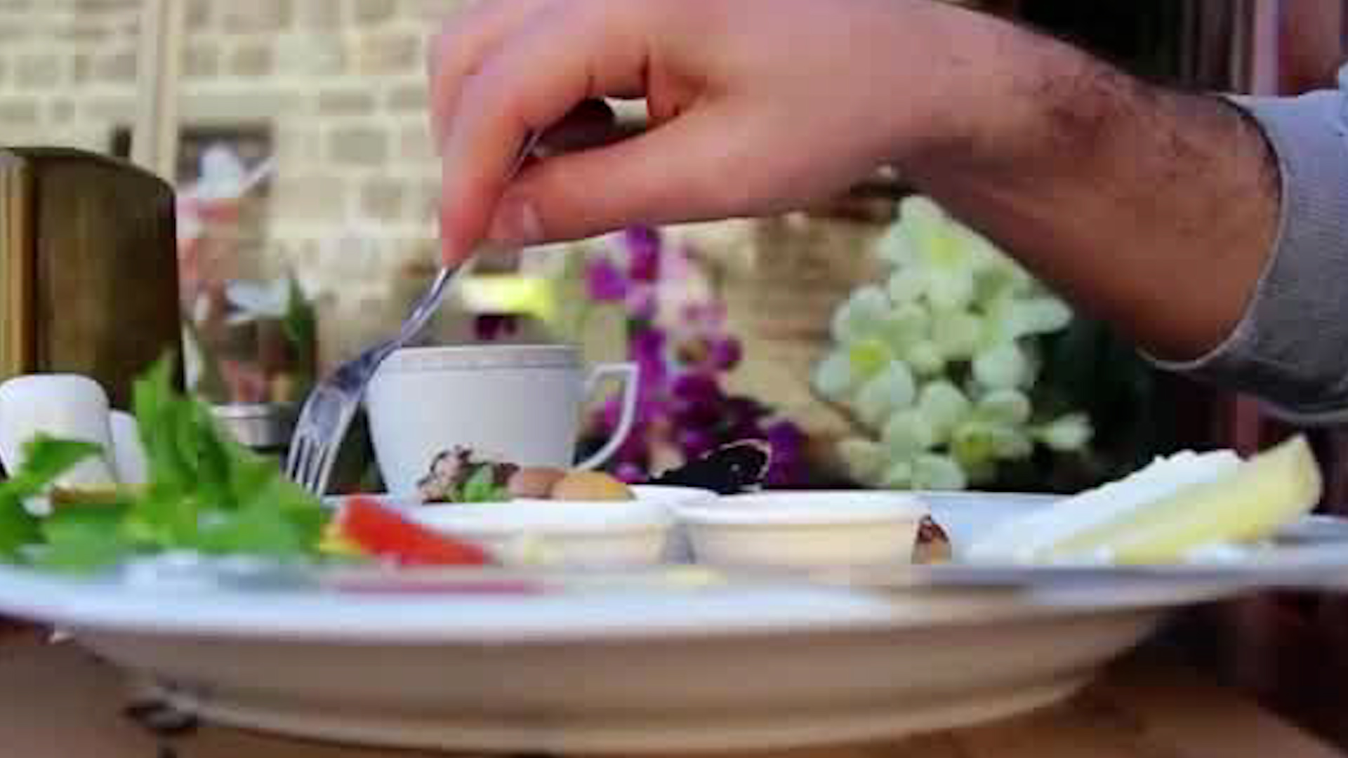 Joven denuncia menú sin IVA; pagó más de lo esperado