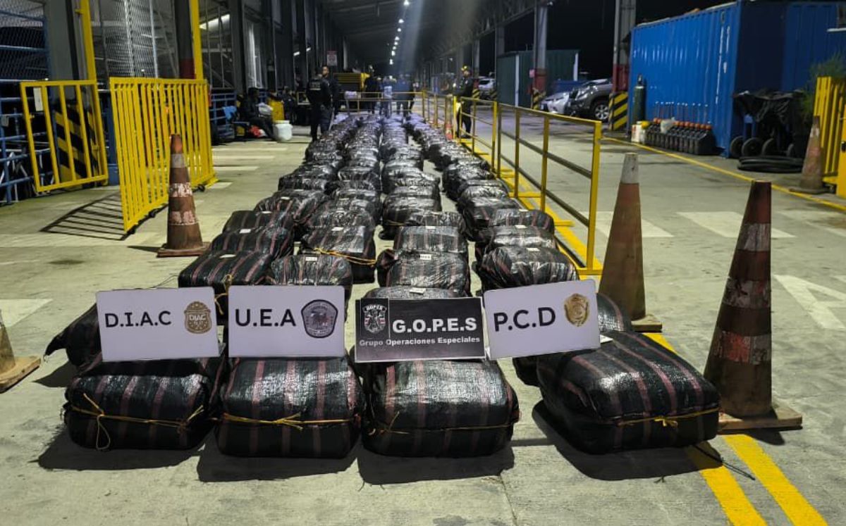 Guardacostas intercepta primera embarcación con droga del año. (MPS)