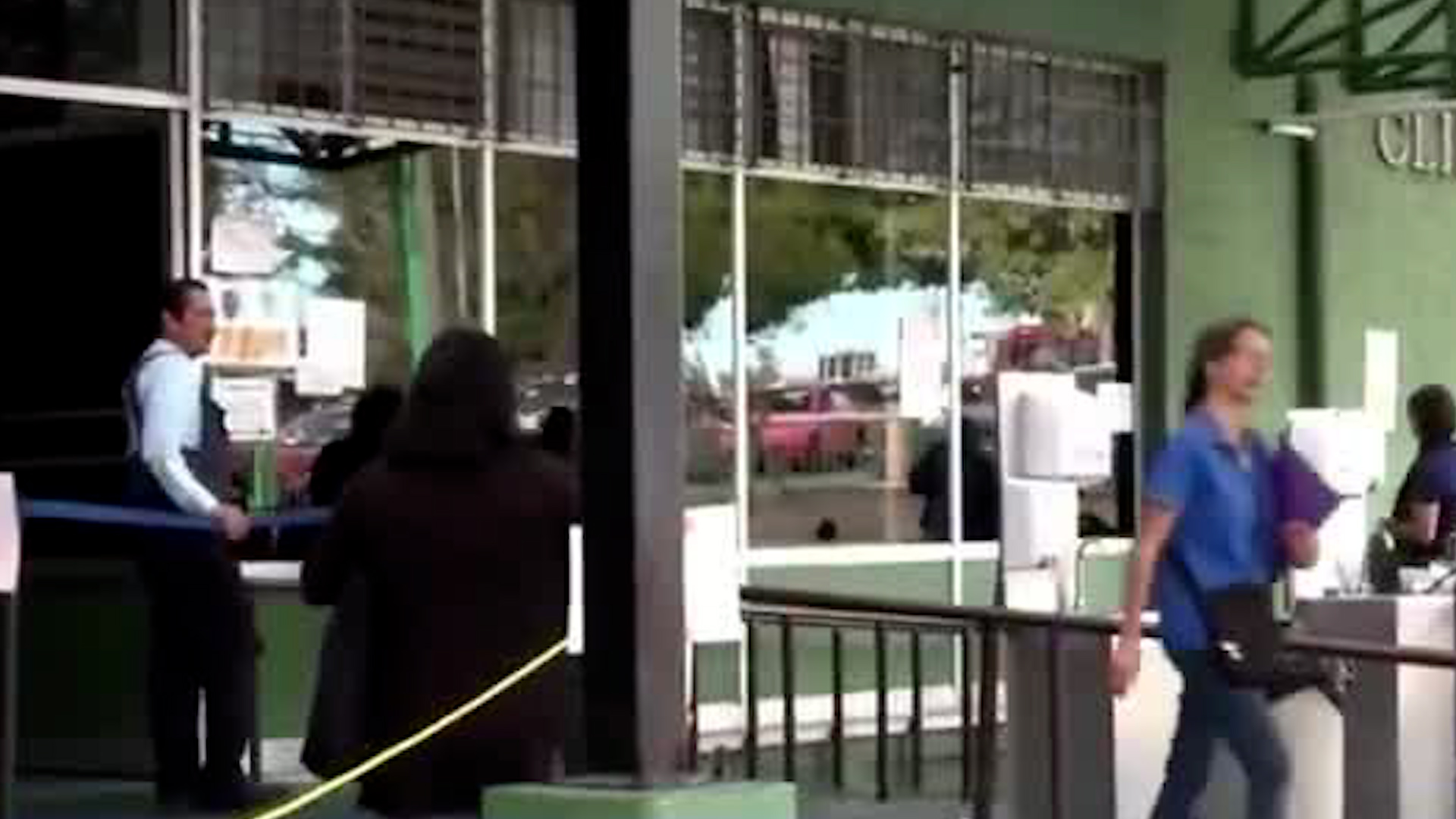 Mariachis interrumpen atención en emergencias | VIDEO