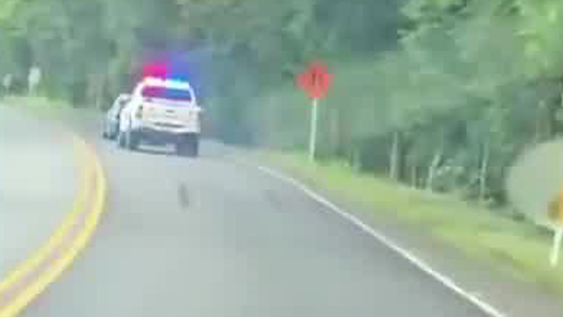 Policías disparan en persecución en carretera Costanera Sur | VIDEO