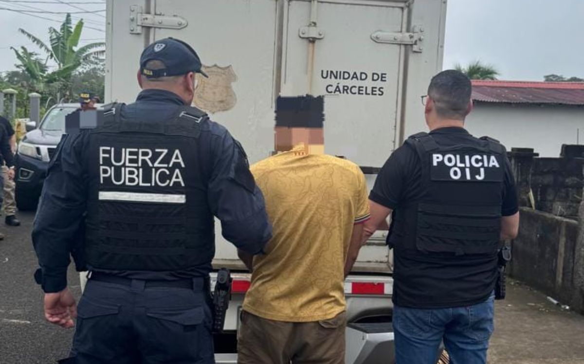Detenido por agentes judiciales. (OIJ)
