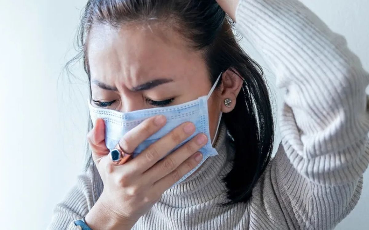 Dos personas se contagiaron el virus mortal, por lo que casi 200 fueron puestas en cuarentena.