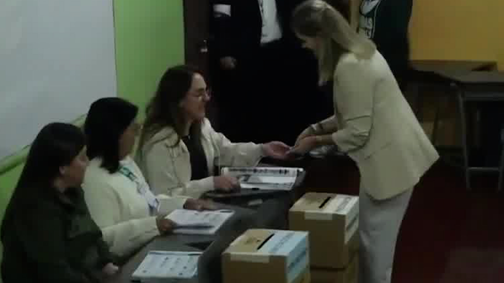 Así viven Laura Fernández y sus seguidores el día de elecciones 2026