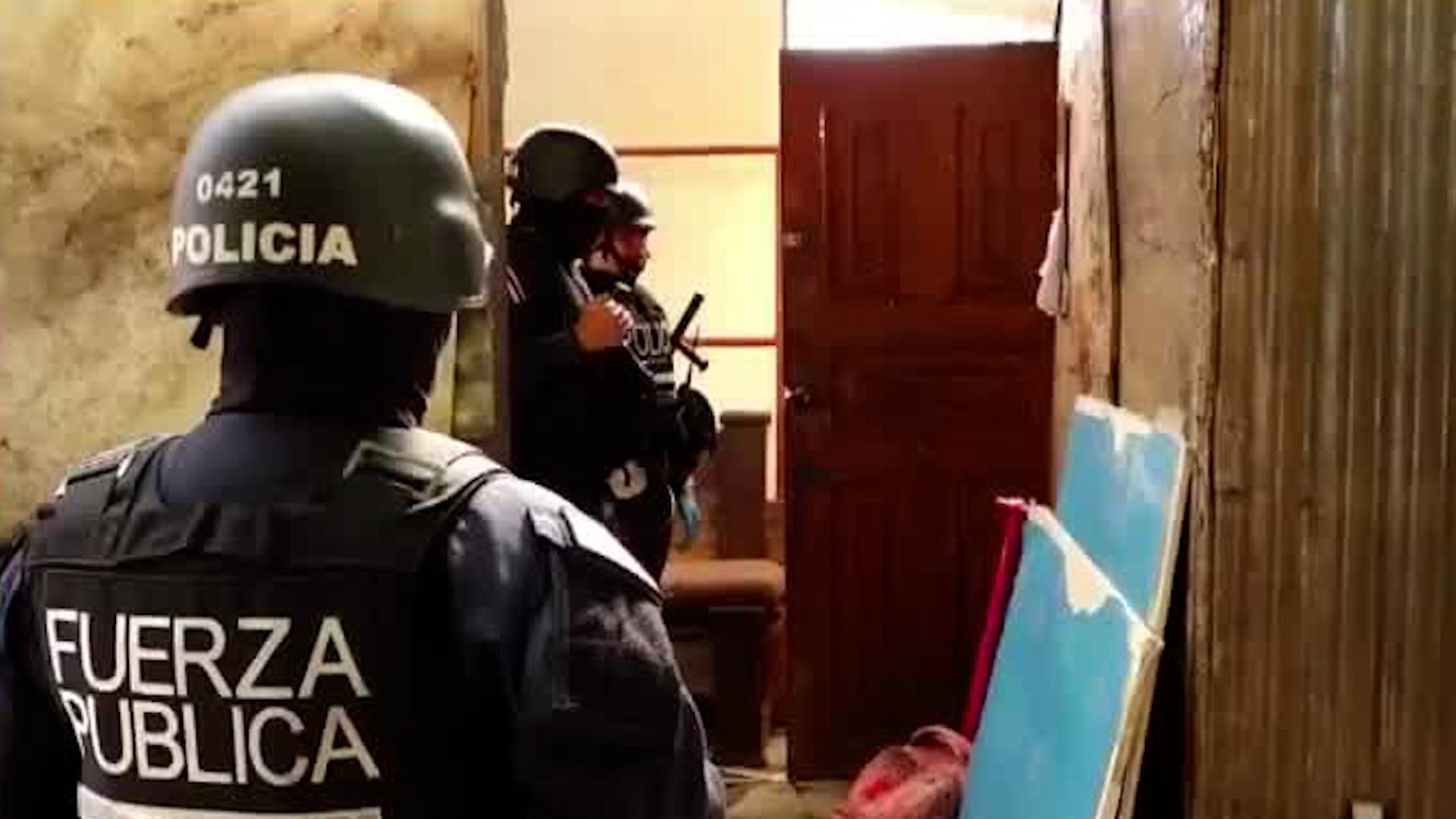 37 personas fueron sacadas de búnkeres de droga