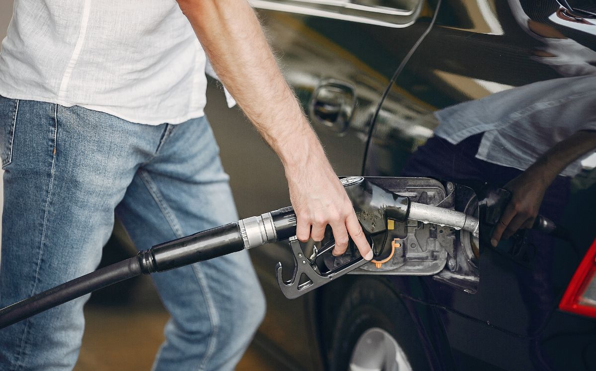 Gasolinas y Diésel perfilan aumento; Gas tendría leve rebaja en marzo