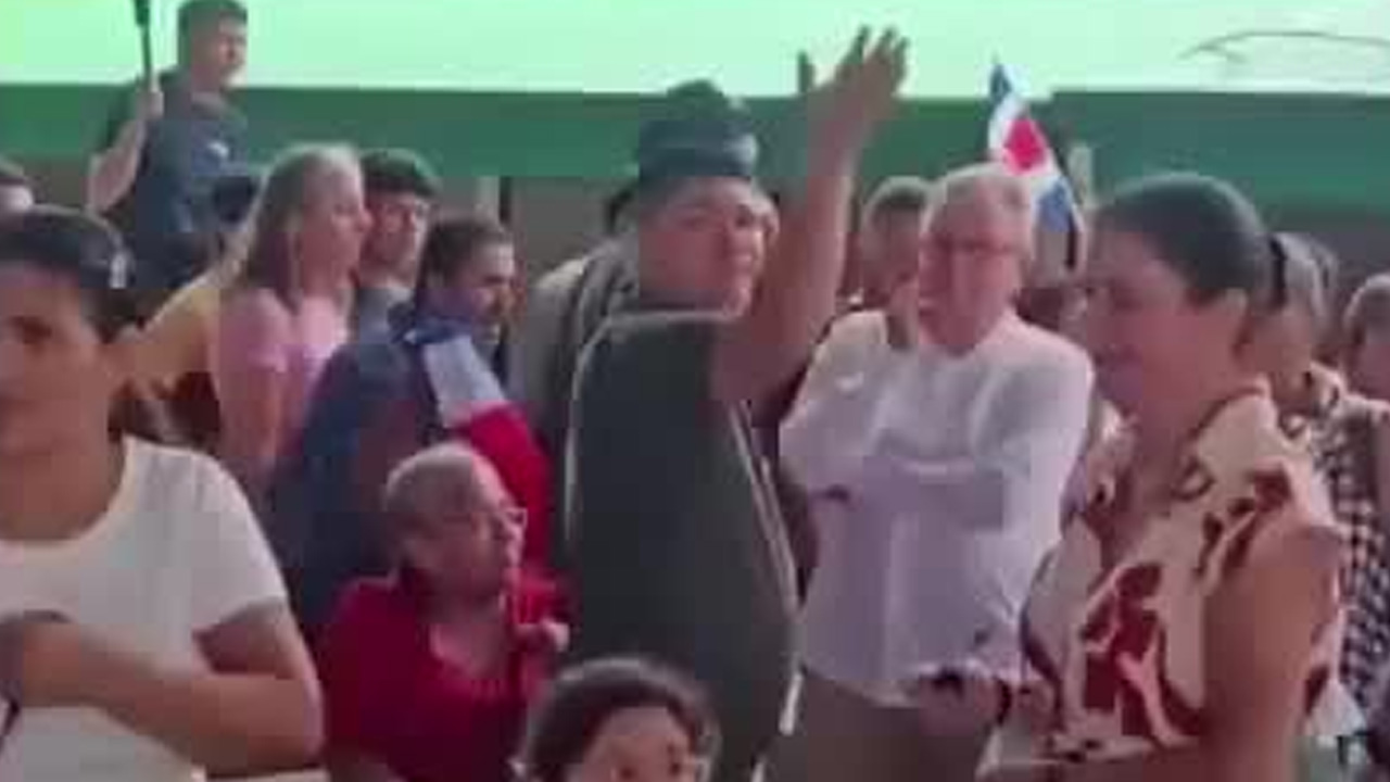 Reclamos contra Claudia Dobles en Limón | VIDEO